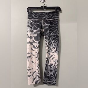 Lululemon Leggings Women’s 4 Wunder Under Crop Pant Gray Angel Wing Yoga Running